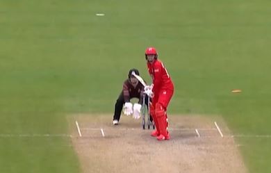 74 off 65! Ecclestone propels Thunder to 234