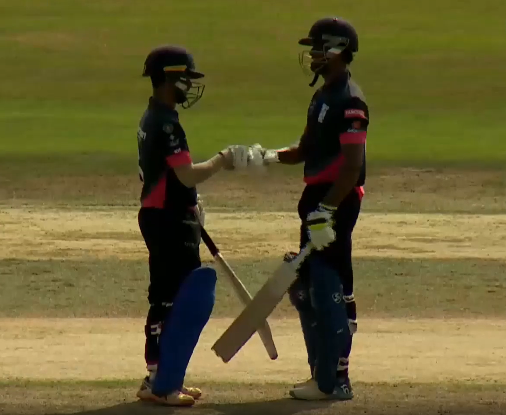 Smashers storm past Eagles to register 8-wicket win