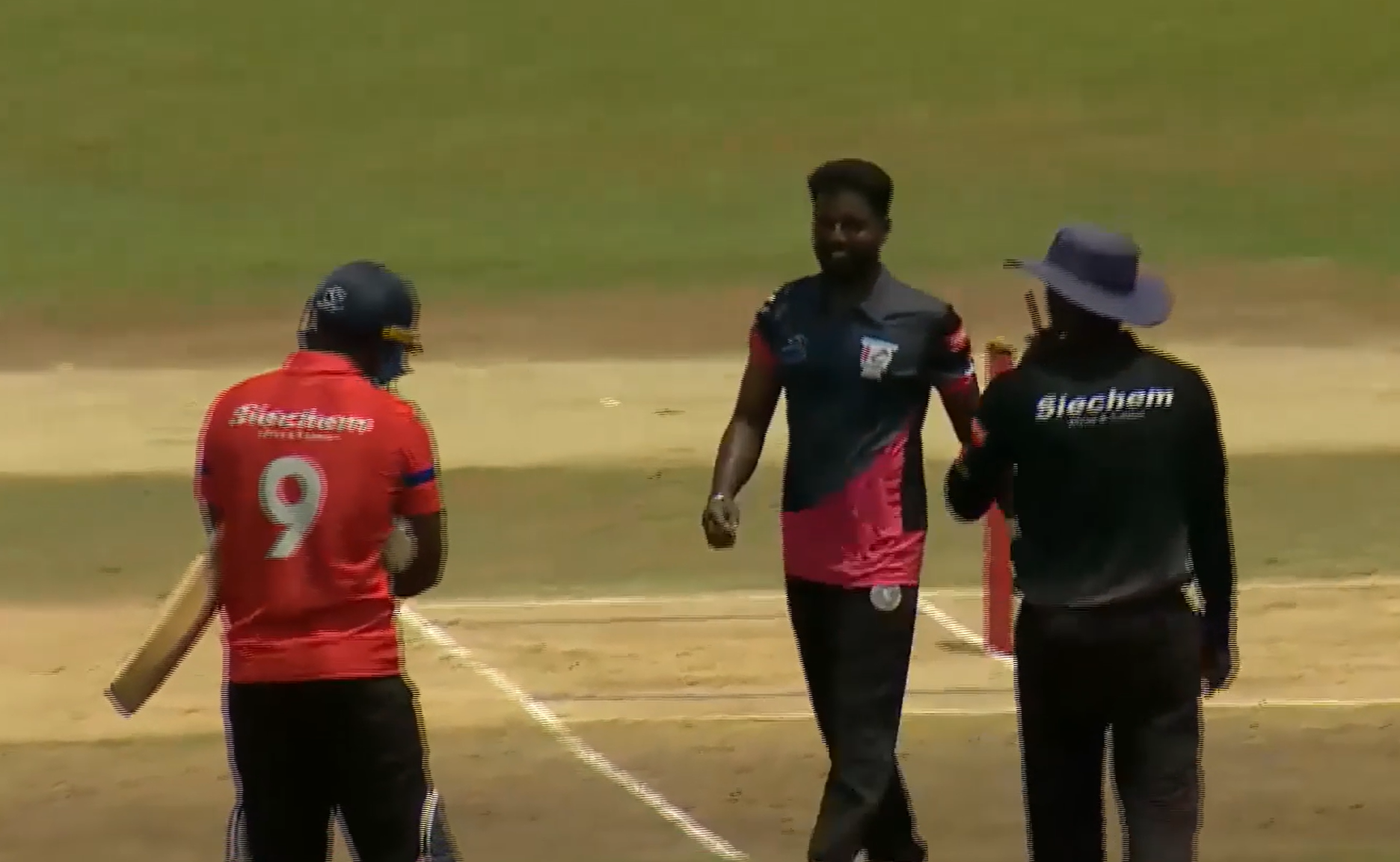 All-round Smashers edge past Royals by 13 runs