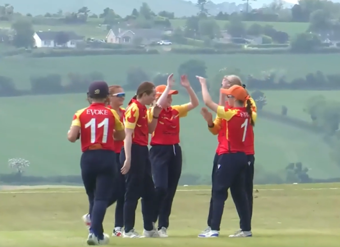 5-fer! Sophie MacMahon rips through Typhoons batting