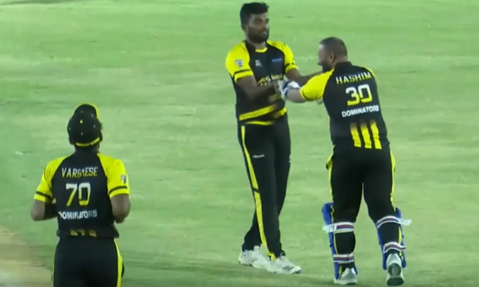 3/22! Arun Raj puts Cochin Hurricanes on the backfoot
