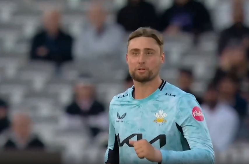 3 for 17! Will Jacks spins the web around Middlesex