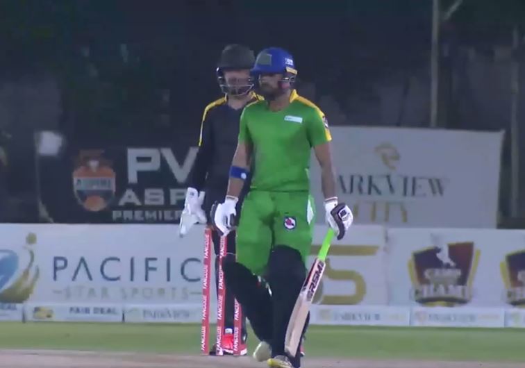 50 off 28! Dawood Ijaz powers Future Mattress with bat