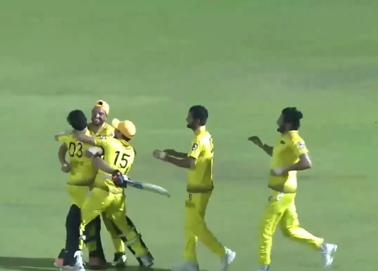 Seven Districts beat Future Mattress by 4 wickets to enter Final