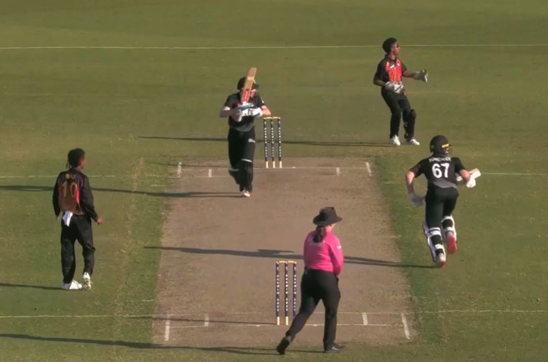 Tom Jones sizzles with gritty 72*