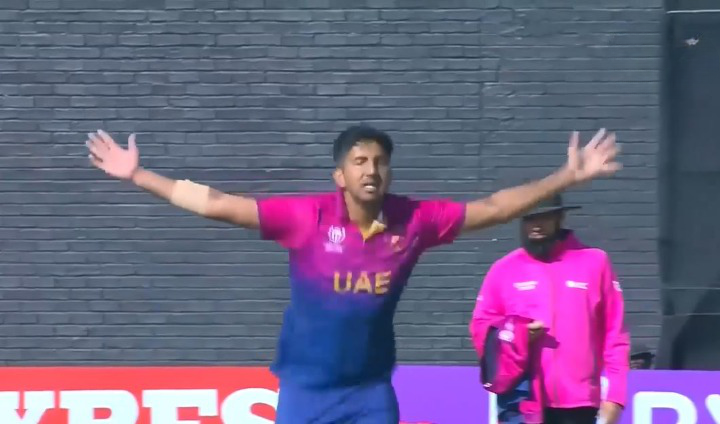 Sharp Junaid Siddique slows down SCO with a 3-fer