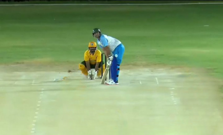 55* off 24! Khalid Butt hits a blistering knock