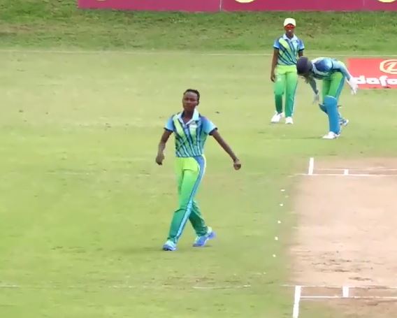 3 for 7! Immaculee Muhawenimana dents Indatwa Hampshire CC