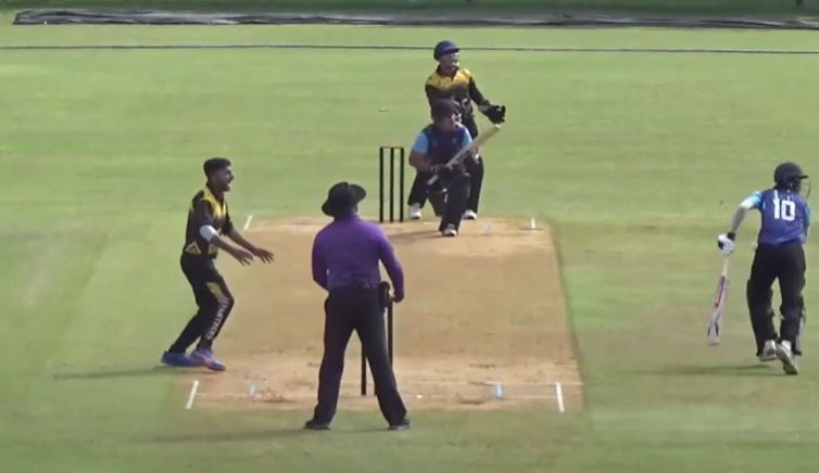 4 for 26! Naveed Ahmed's disciplined spell