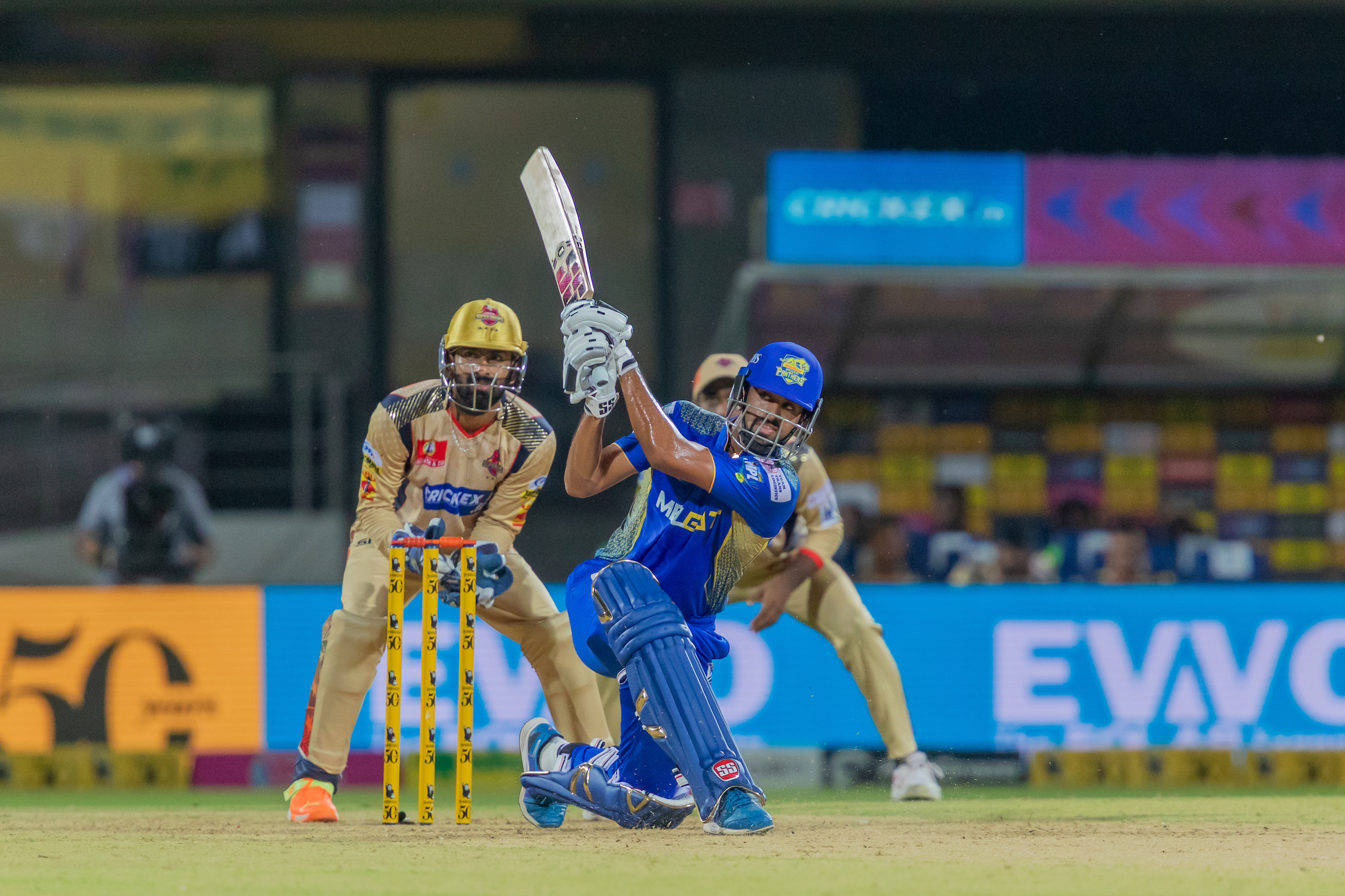 56 off 30! Gutsy Washington Sundar stands tall