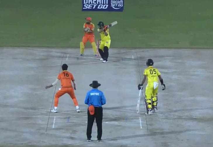 5 Sixes! Raees Ahmed returns with 20-ball 51