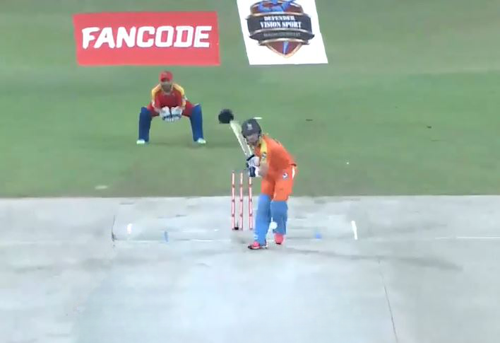 217 STRIKE RATE! Ruthless Ronak Panoly fires a brisk 52