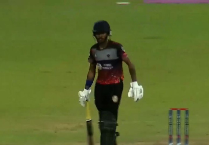 Samal Udawaththa's steady 50 sees Thambapanni Lions home