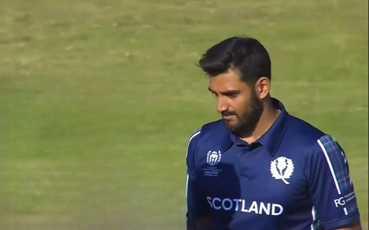 4 for 20! Safyaan Sharif rips through UAE's batting