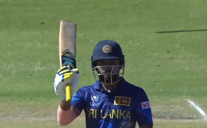 Samarawickrama's elegant 82 keeps SL on track