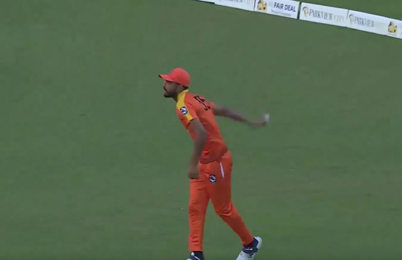 4-fer! Shahrukh Amin's disciplined spell