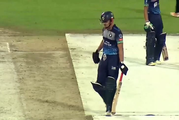 54 off 38! Usman Younas chastens Seven Districts