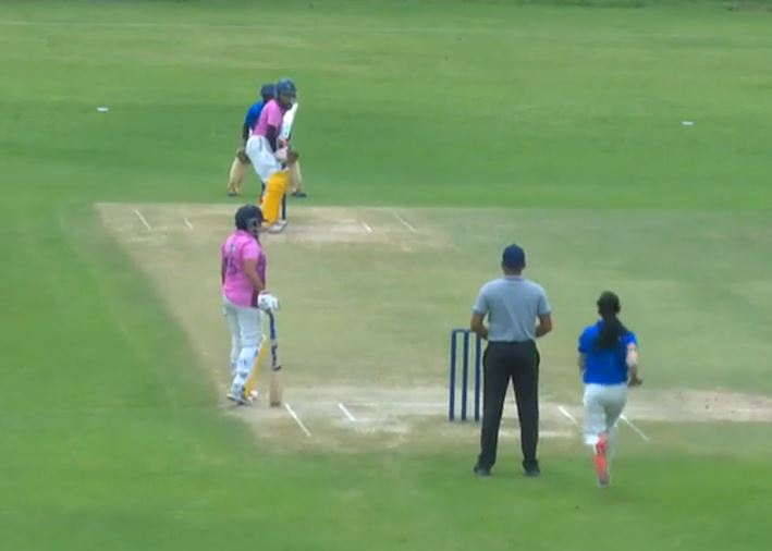 Clinical Avengers sail past Warriors by 4 wickets