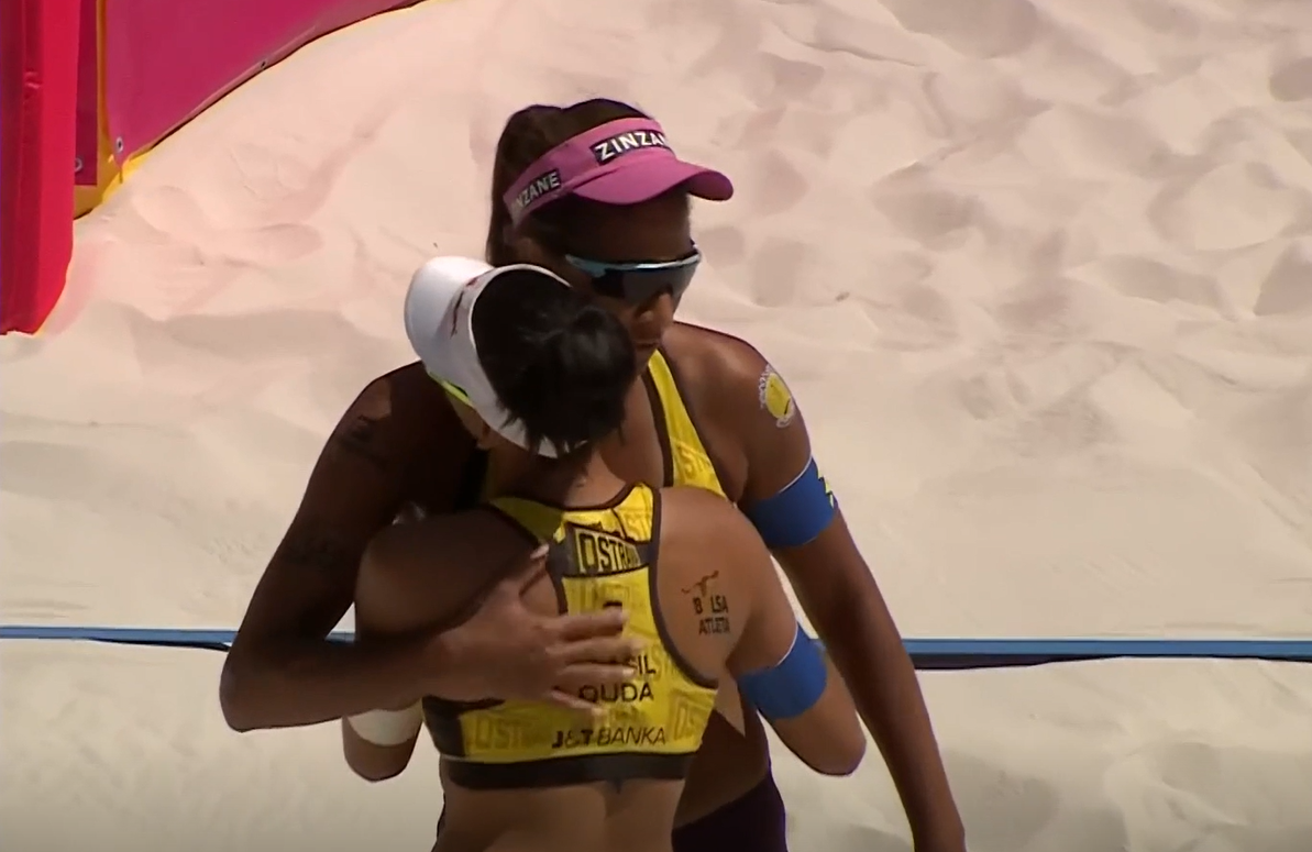 Women’s World Beach Pro Tour: BRA v USA – Highlights