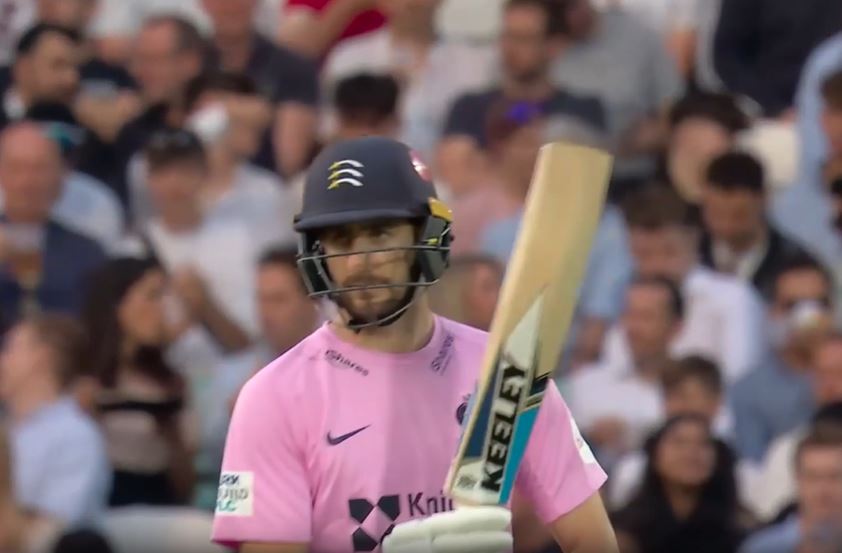 73 off 39! Stephen Eskinazi injects some momentum