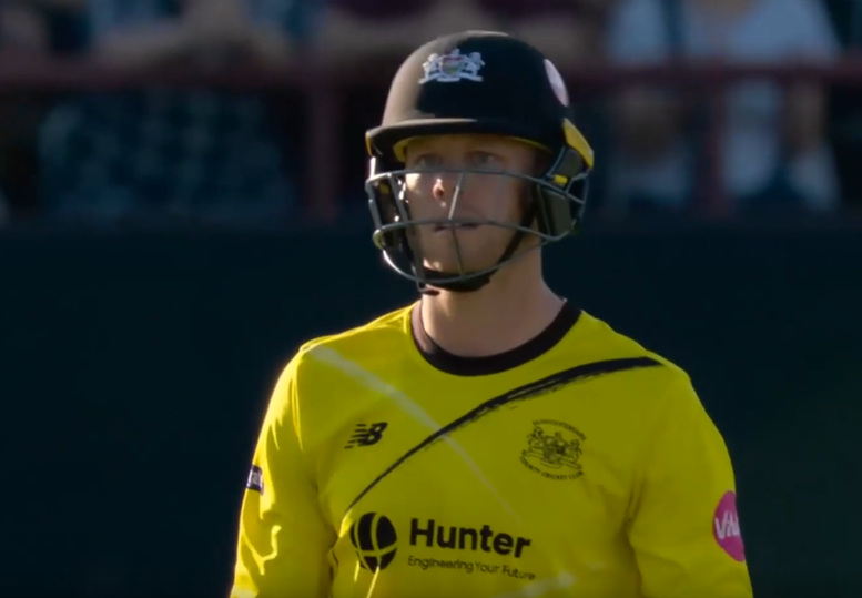 52 off 39! Roelofsen powers Gloucestershire to 186