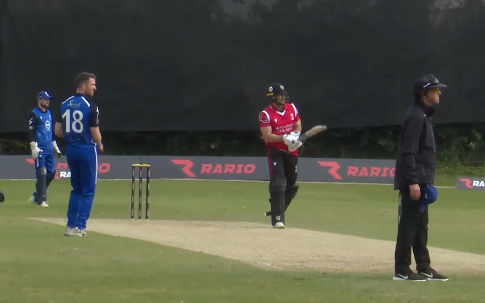 Menacing Munster waltz past Leinster by 5 wickets
