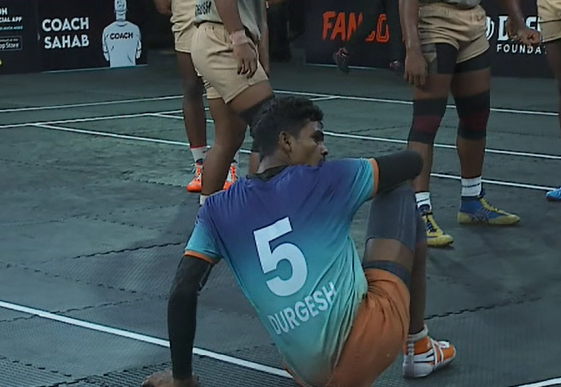 Durgesh Kumar's electrifying raids against Nilgiri Knights