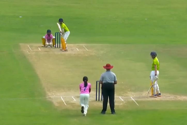 Kayal Sirpiga spins her web with a 3-fer