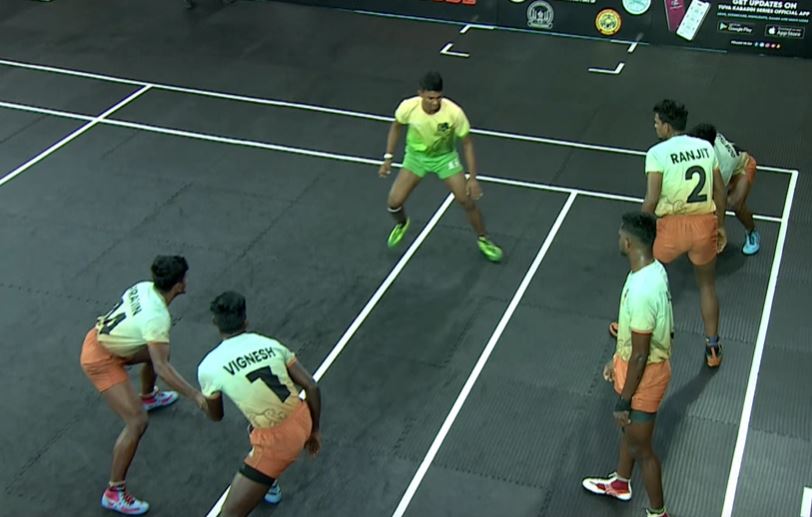 Palani Tuskers outclass Chola Veerans 49-15