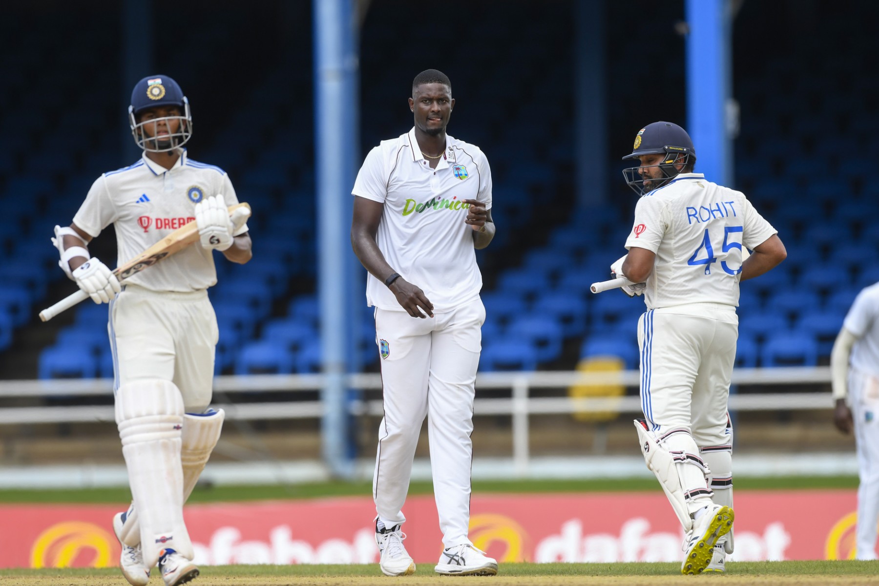 poster url for 2nd Test, Day 1: 1st Session