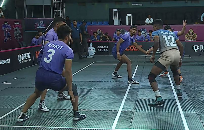 5 Raid points! Velavan Muruganantham strikes early