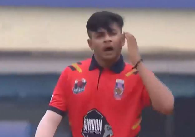 4-fer! Ashwani Kumar puts on a show