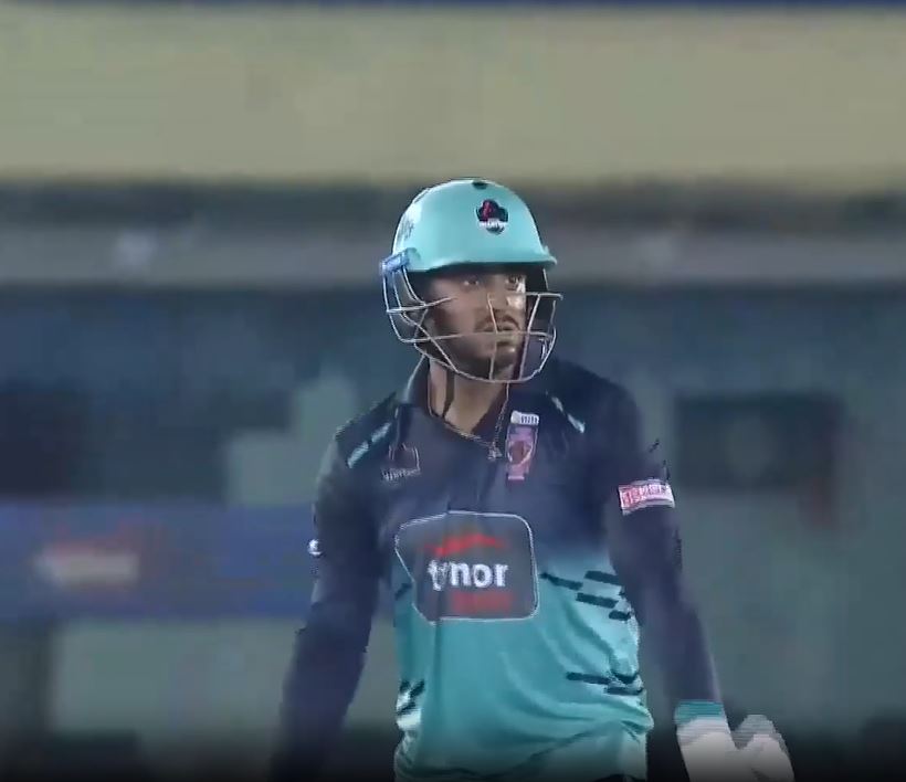 76* off 40! Flamboyant Vaibhav Kalra smites Hampton Falcons