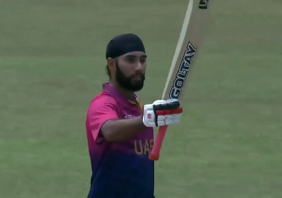 Lovepreet Bajwa's heroic 52 guides UAE-A to a defendable total
