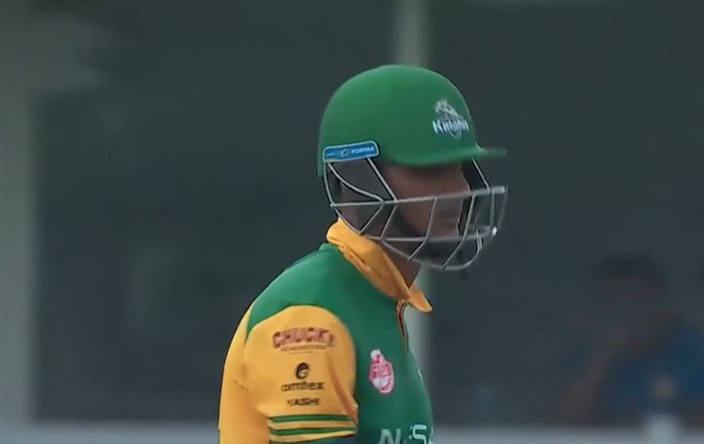 9 Fours! Harsh Thaker sizzles with 54-ball 75*