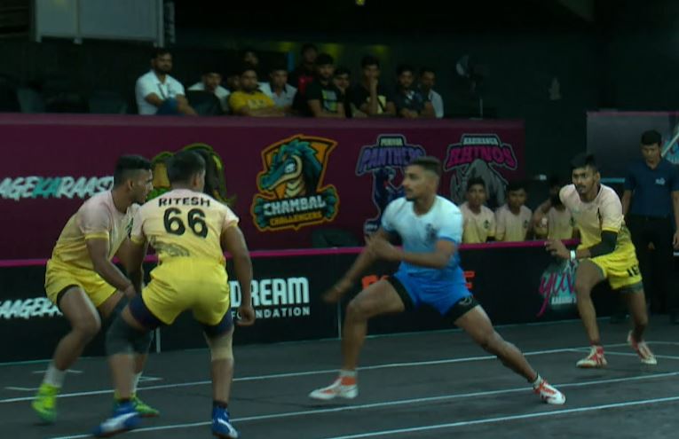 4 Tackle points! Ritesh Kumar injects some momentum