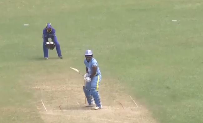 83* off 31! Destructive Odean Smith slays United Stars