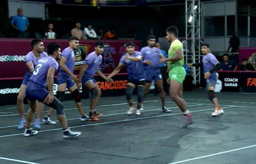 9 Raid Points! Jayasoorya pummels Aravalli Arrows