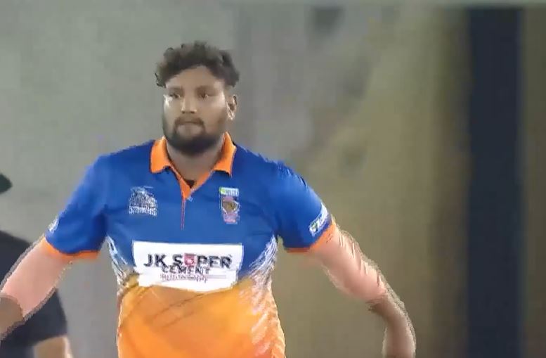 4 for 35! Talwinder Brar's disciplined spell