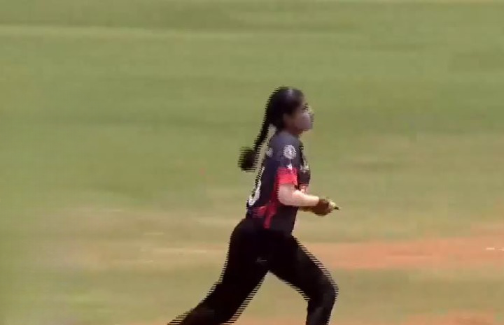 Abirame Ramamurth dents Queens with 3/13