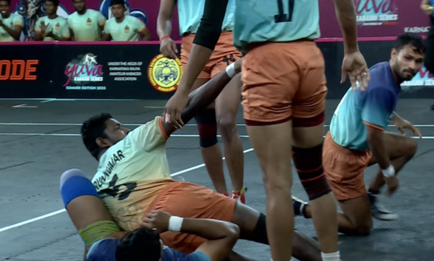 Arunkumar Anjapuli's kamaal raid