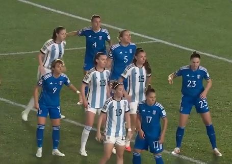 Italy outplay Argentina 1-0