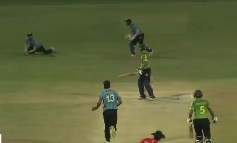 4-fer! Deepak Choudhary derails Bulls