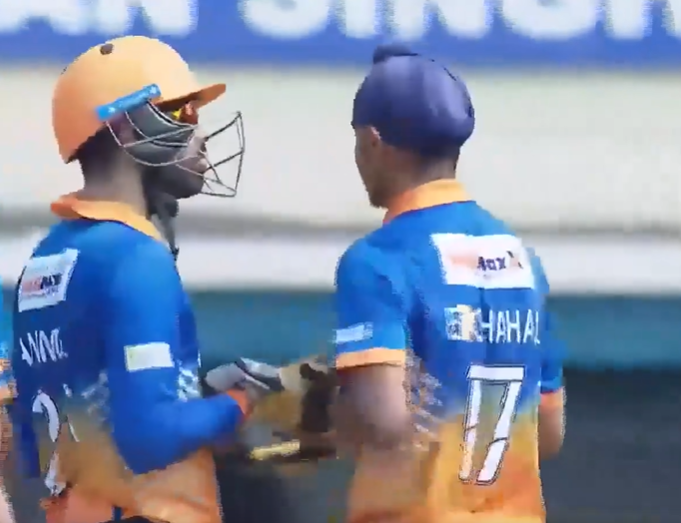 Super Strikers reign over Royal Phantoms by 8 wickets