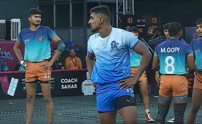 Teja Naik's kamaal raid of the match