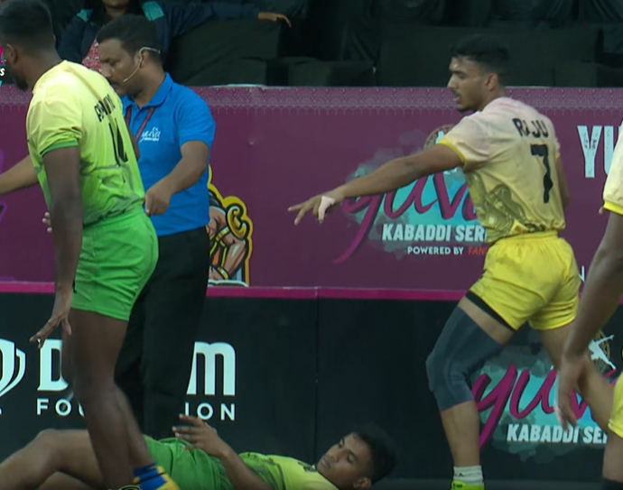 Raju Singh puts Palani Tuskers on the backfoot