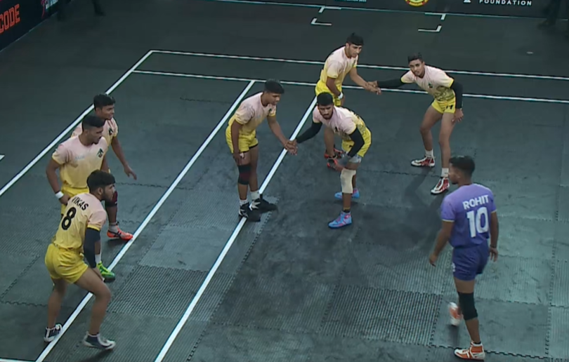 Rohit Beniwal storms past Sindh Sonics' defence