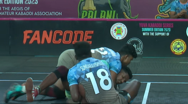 Velavan's fierce tackles against Chola Veerans