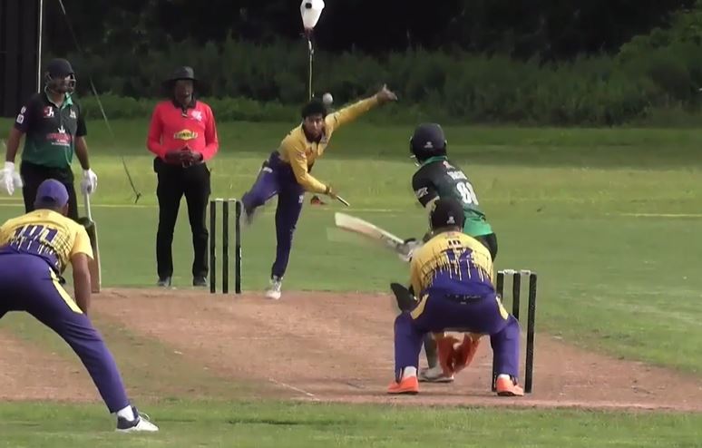 6 for 5! Samarth Tiwari delivers with the ball