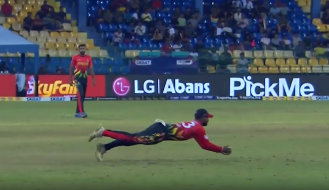 Sahan Arachchige pulls off a stupendous catch